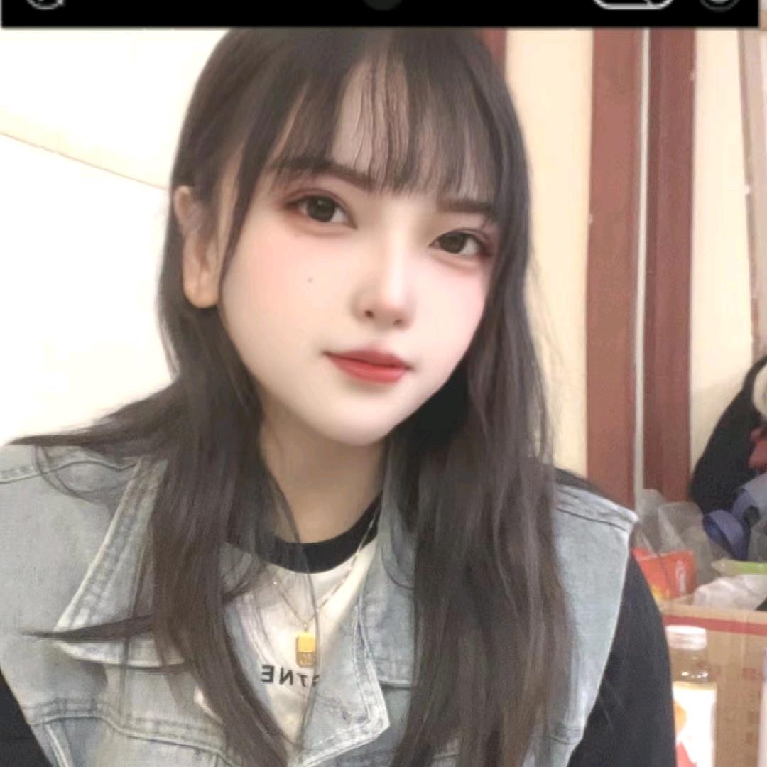 自由飞翔的蝴蝶