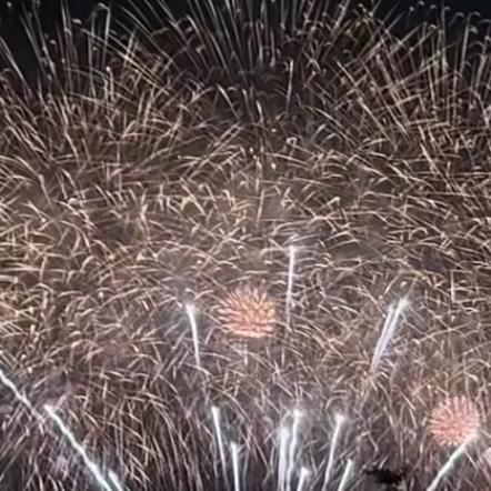 烟花再美不过瞬间