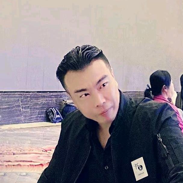 背影的侧面