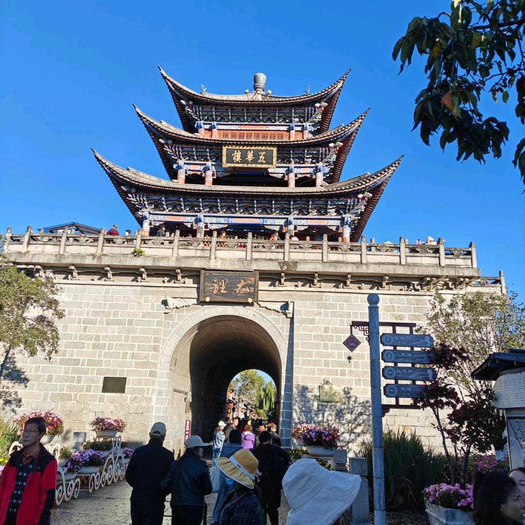 黄振明
