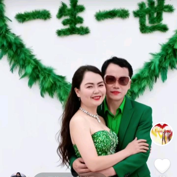 云霞相伴