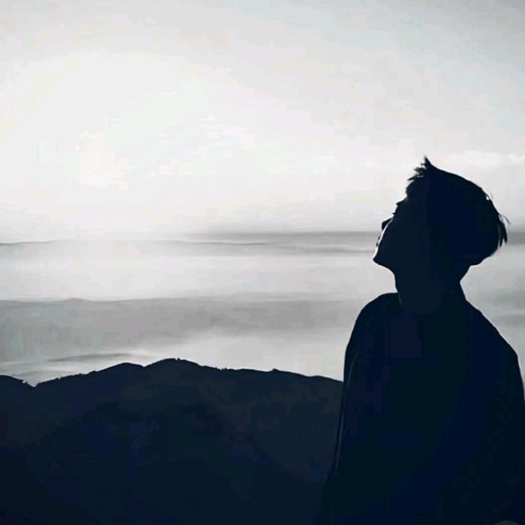 阿 明.