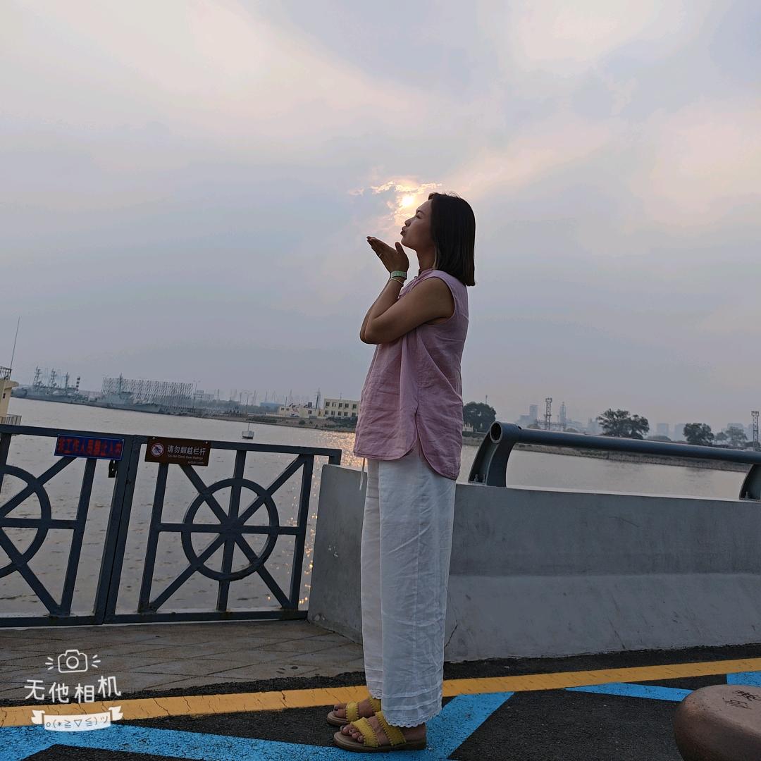 香香酸辣粉煲仔饭鲁班店