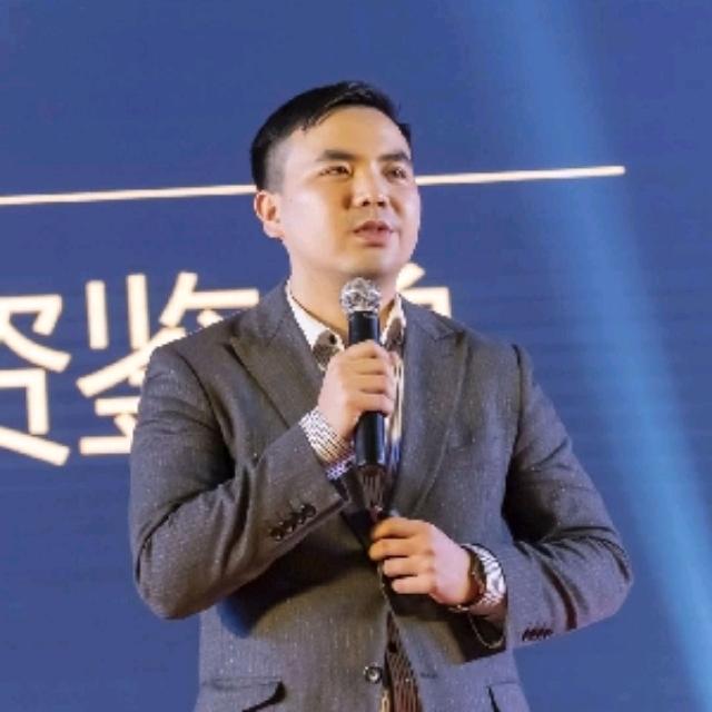 珠宝老兵の憨总