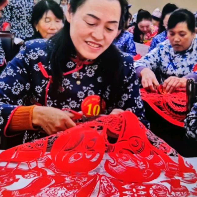 韩树爱 巧手手姐妹民间艺术合作社