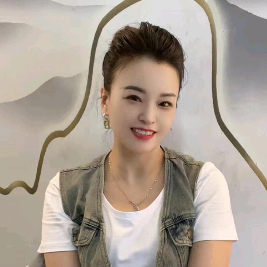 宝山美容师丁丁上坤上街店