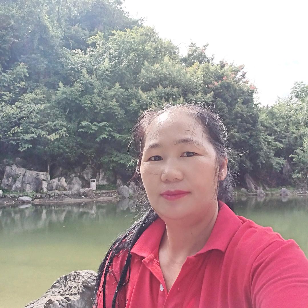 酿葡萄酒的女人