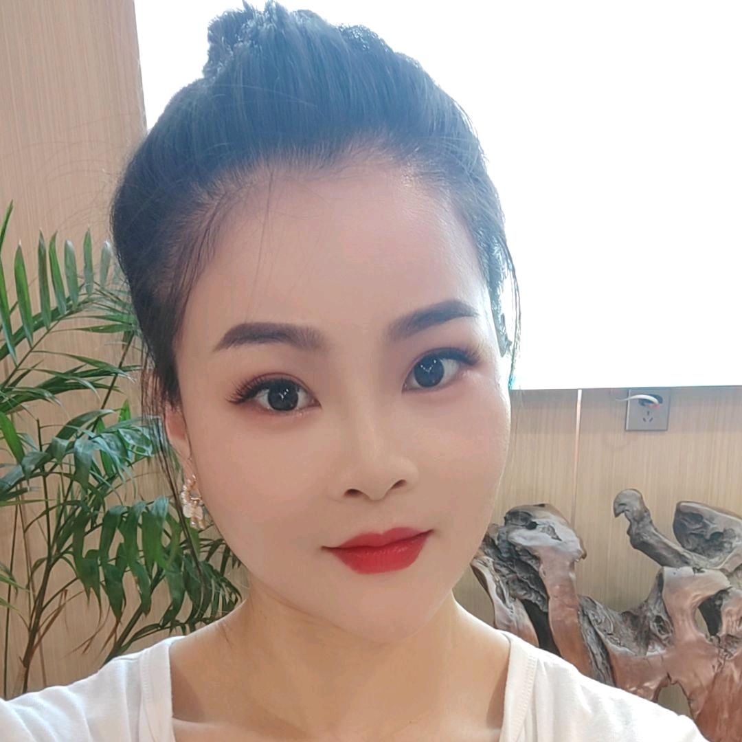 蓝柏雯