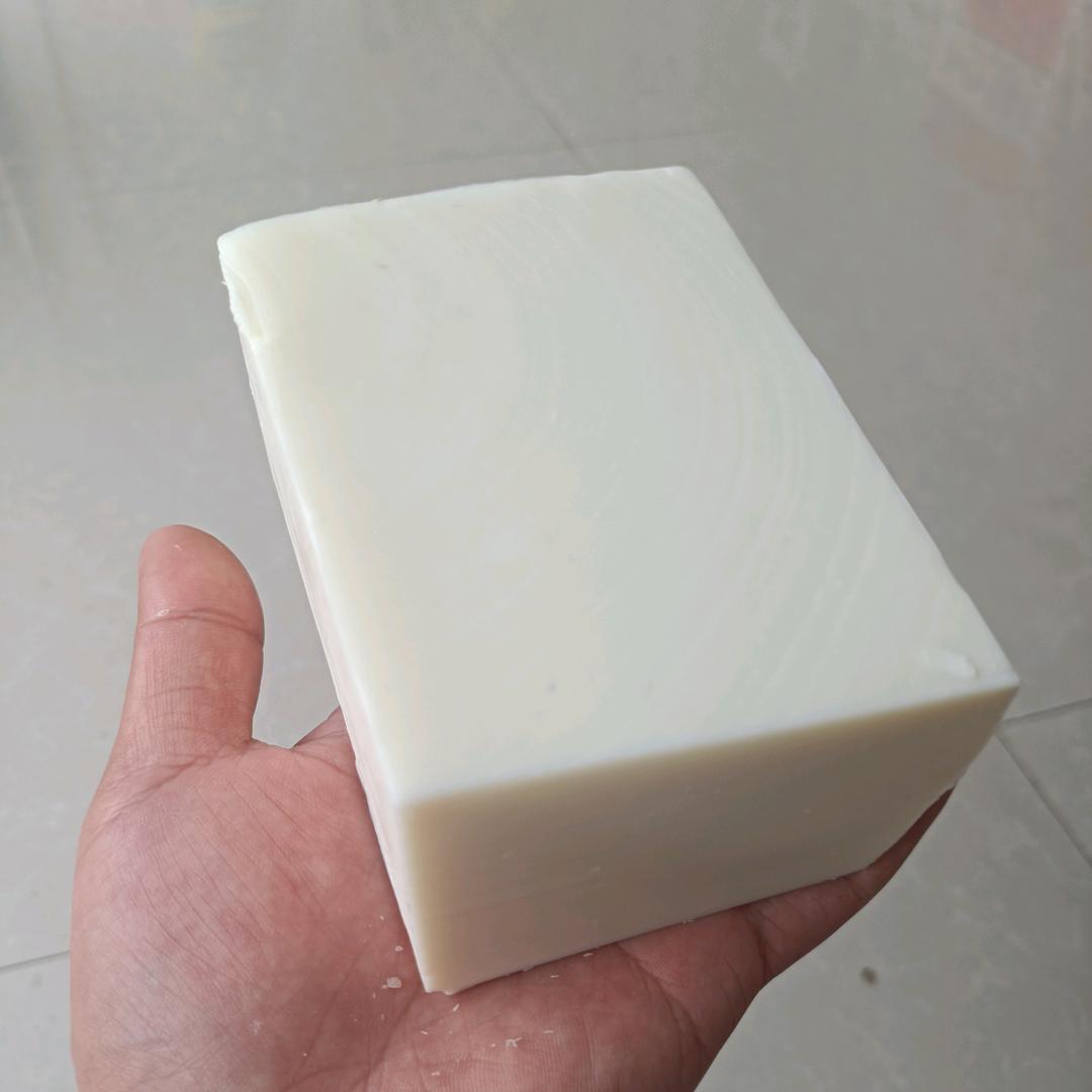 白色纯手工椰油皂、棉油皂批发