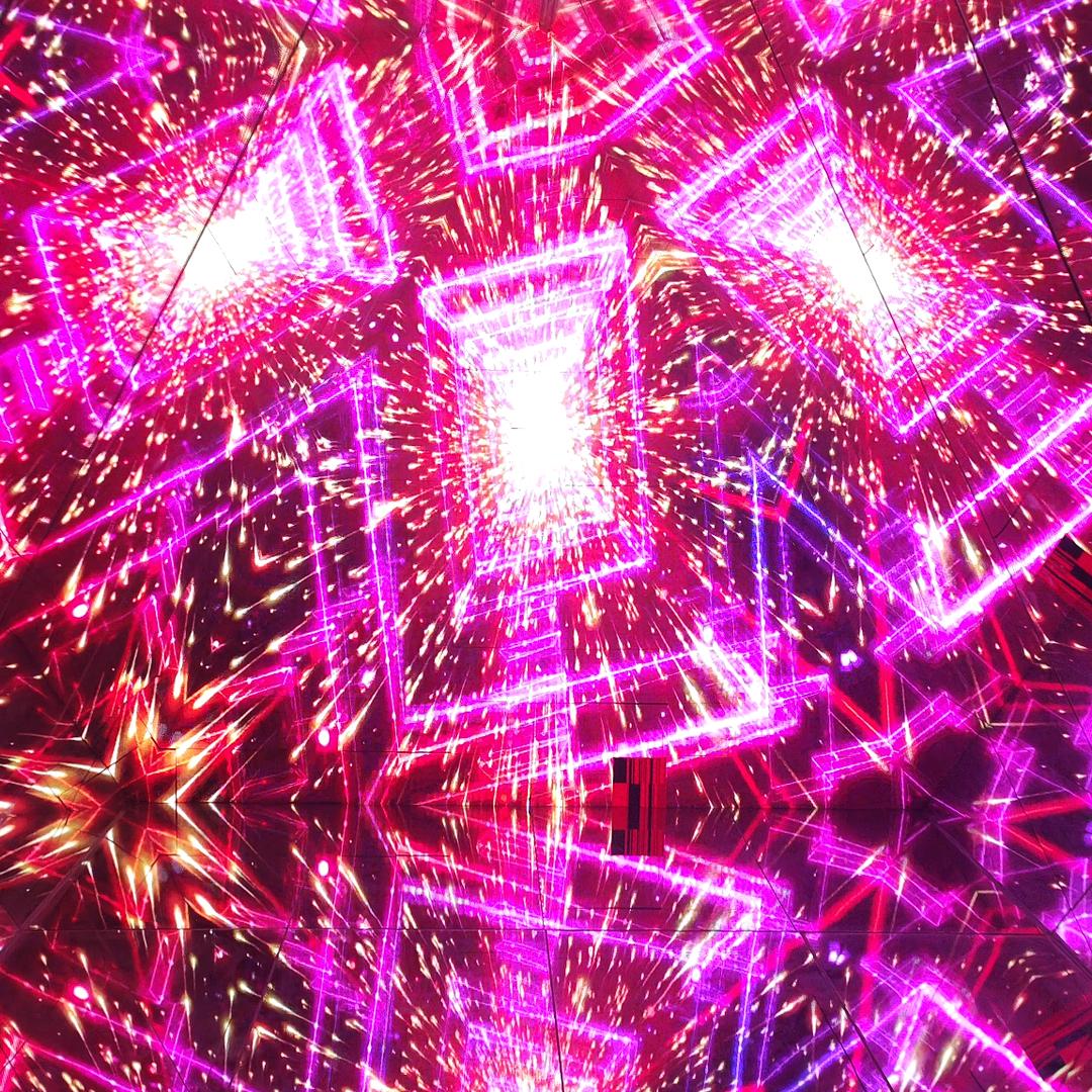 白衣魅影