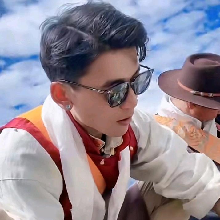 ꧔এ᭄     བློ་