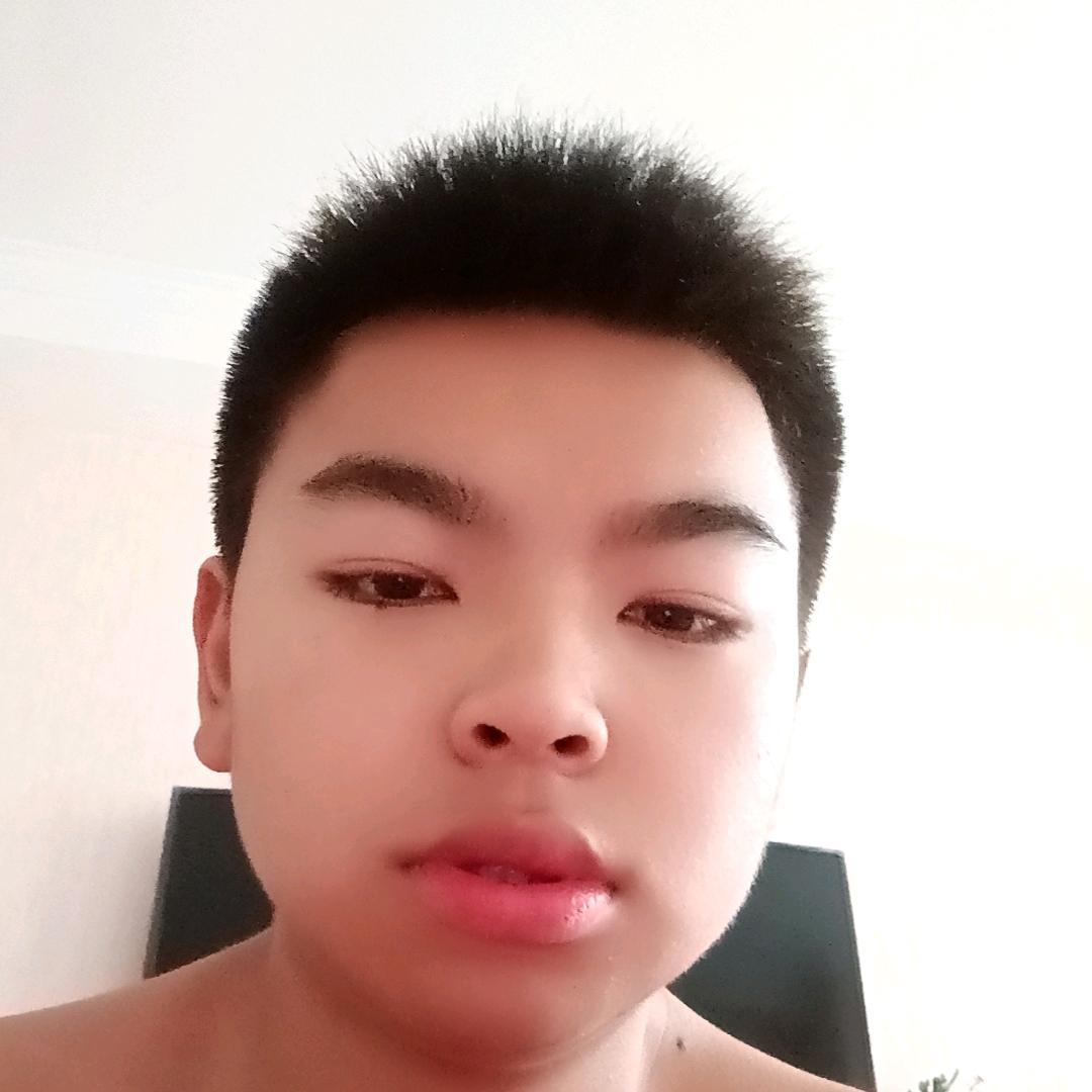 张伟哲头像
