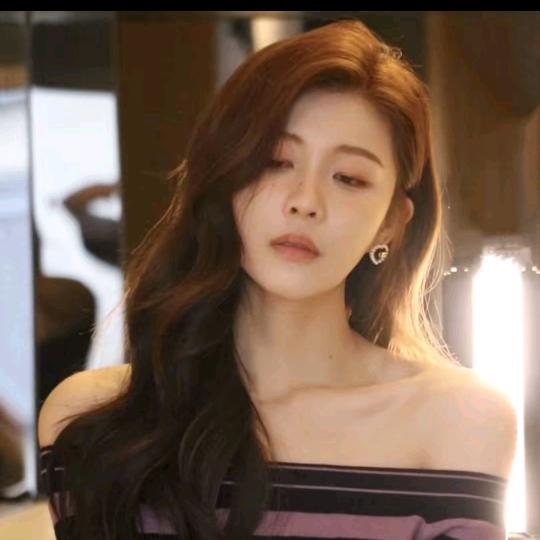 大头黑的穿搭米拾工作室