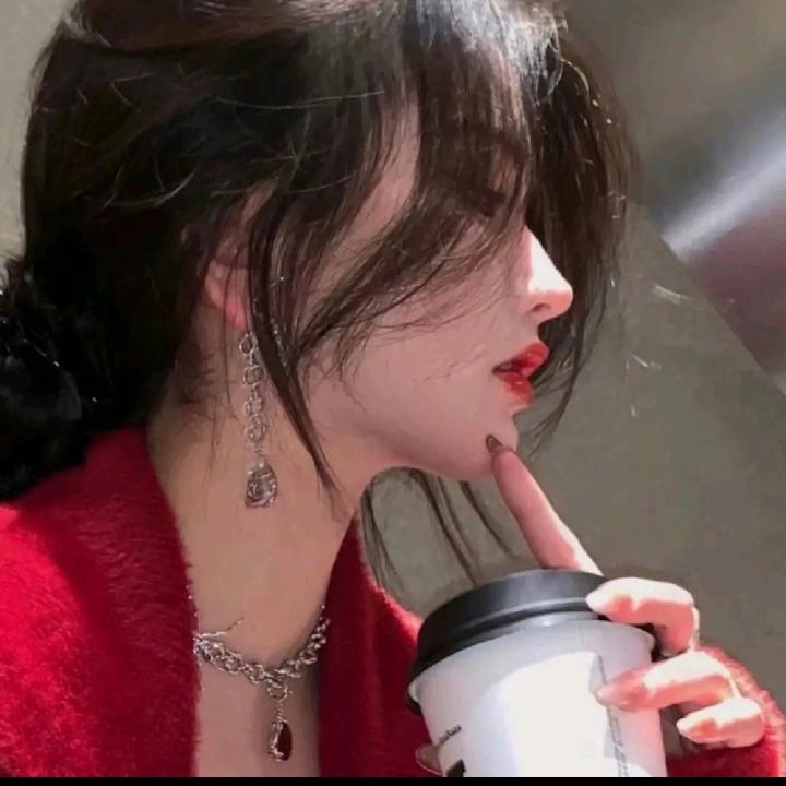 @嫘(*^ω^*)