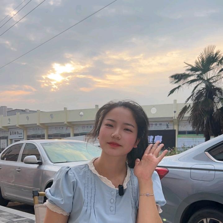爱臭美的倩倩