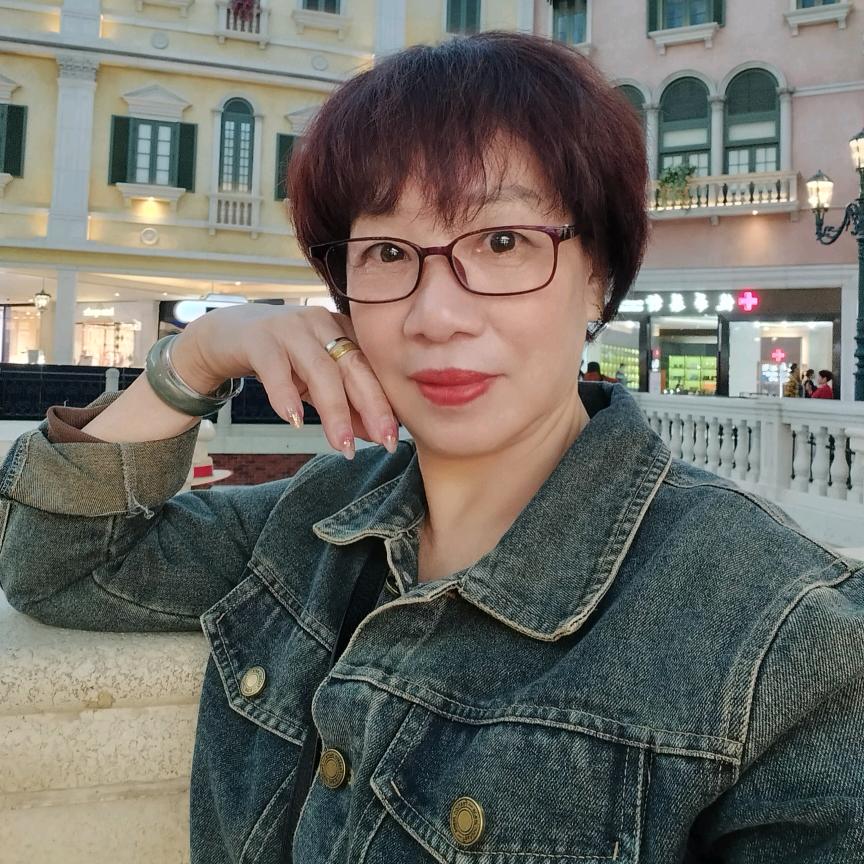施小姐