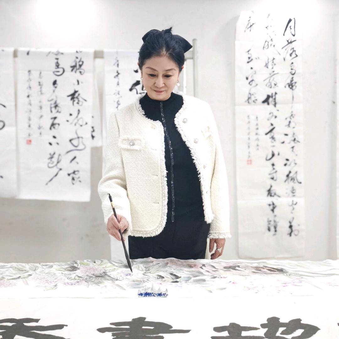 霞霞
