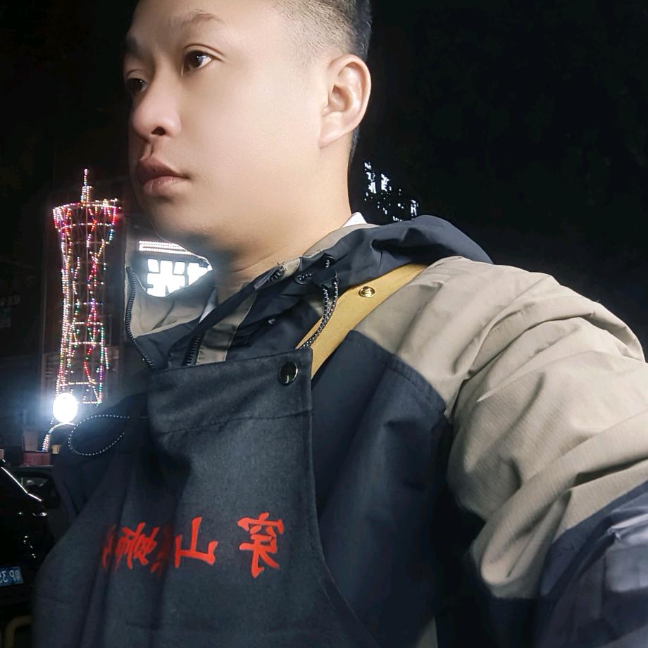 穿山螺蛳粉地摊记录生活