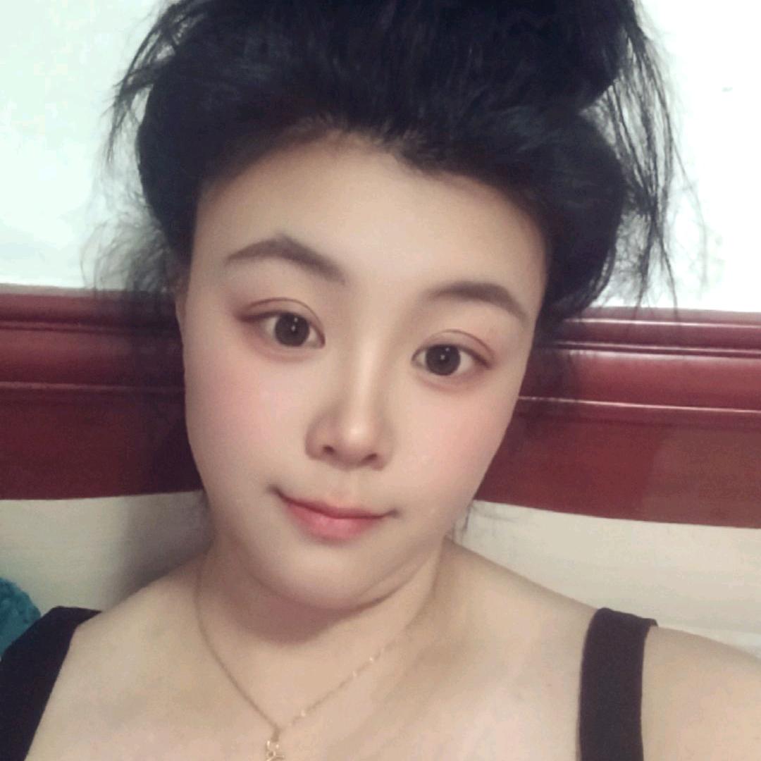 卖海鲜的小姐姐