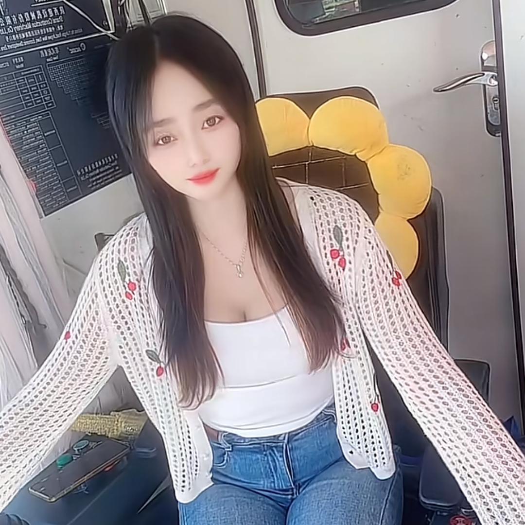 塔吊司机小丫头