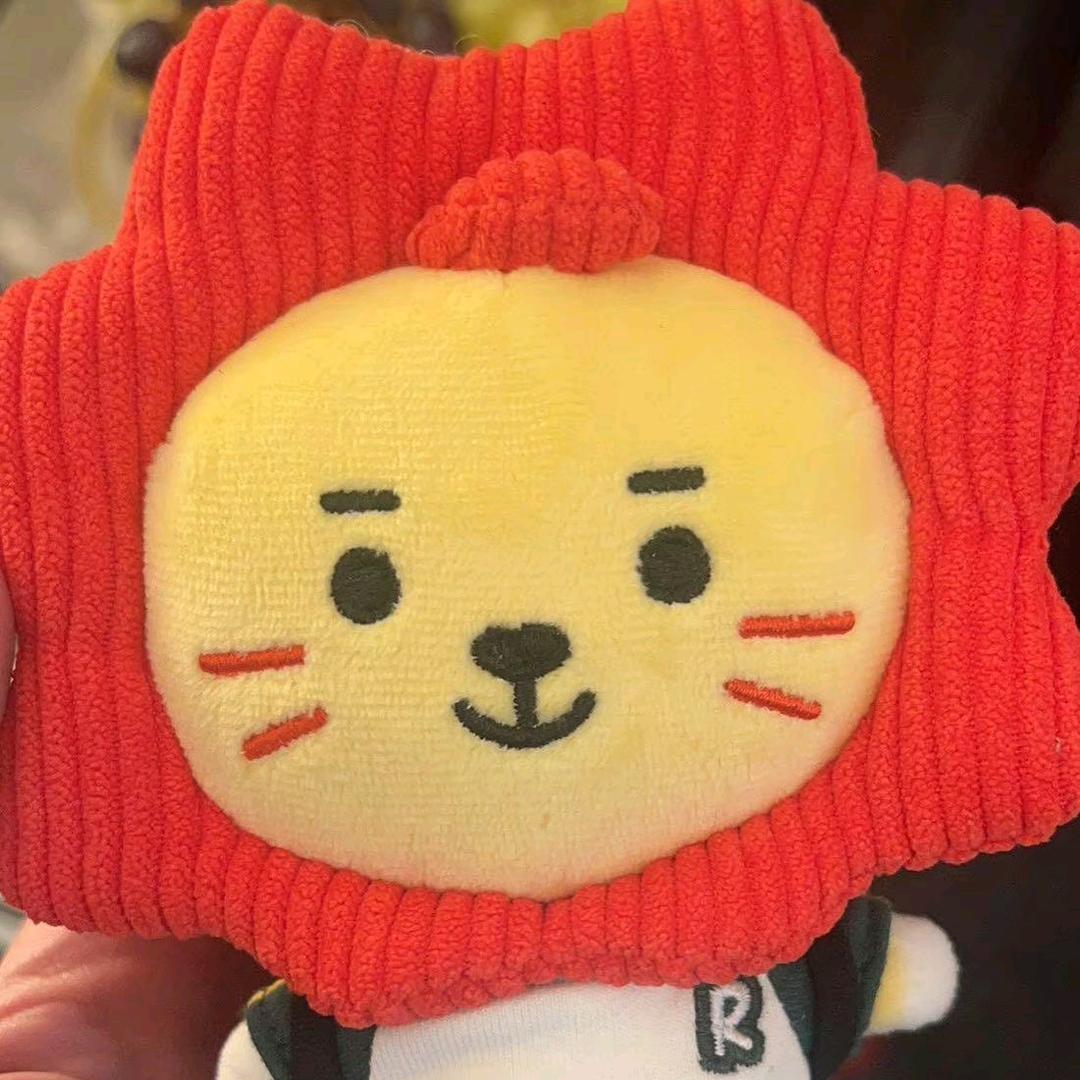 注意看这个女孩叫小美