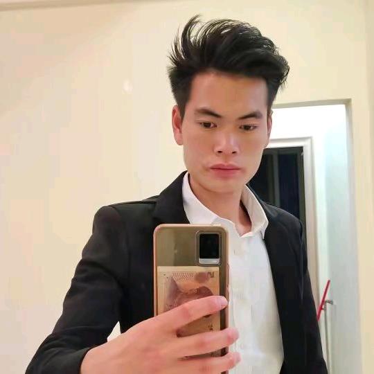 笑着╭(╯ε退场