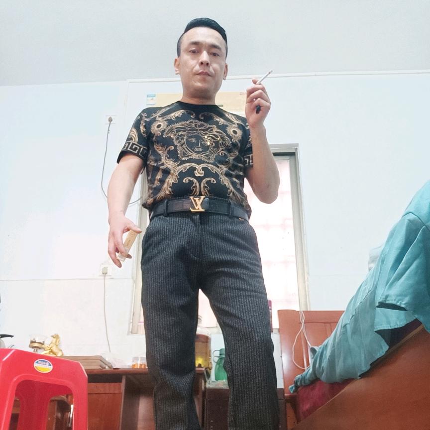 阿龙哥