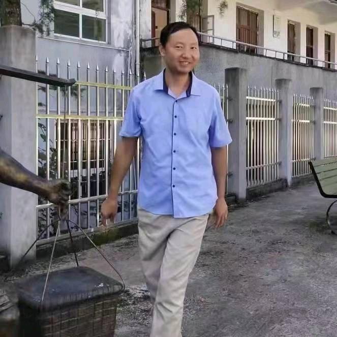 贴标机李哥（贴标机厂家2025）