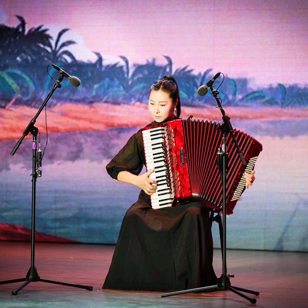 司马迪玲手风琴