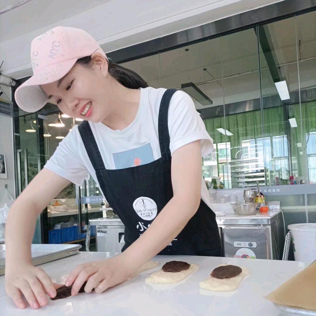 东莞小刘忙蛋糕