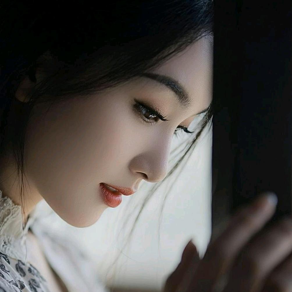 卖洗发水护肤品的小姐姐