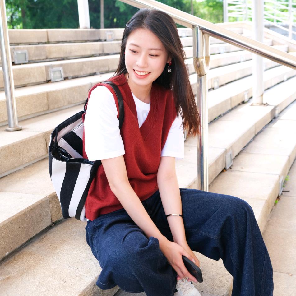 上杭末未 雪歌 佧茜文 拍普儿女装