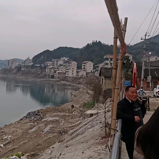 智辰陶珪《食掌柜》