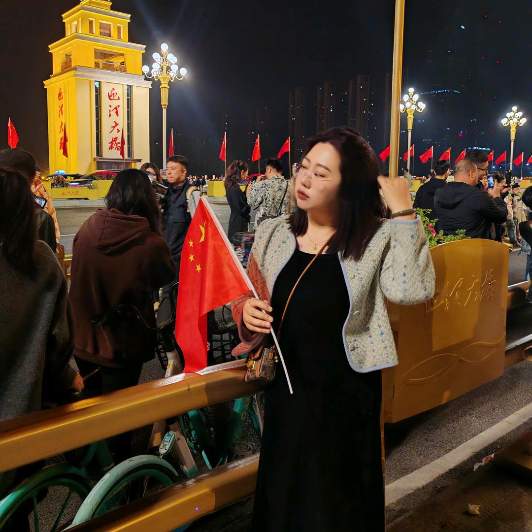 别嘲笑我的双下巴了
