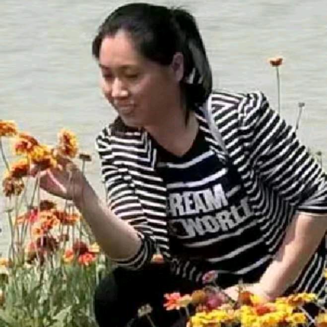 梅子爱手舞