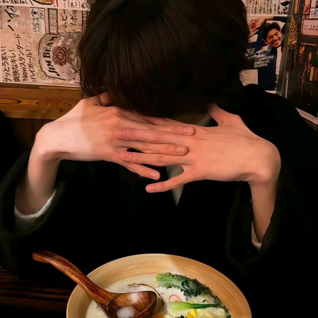 咬一口橙子🍊