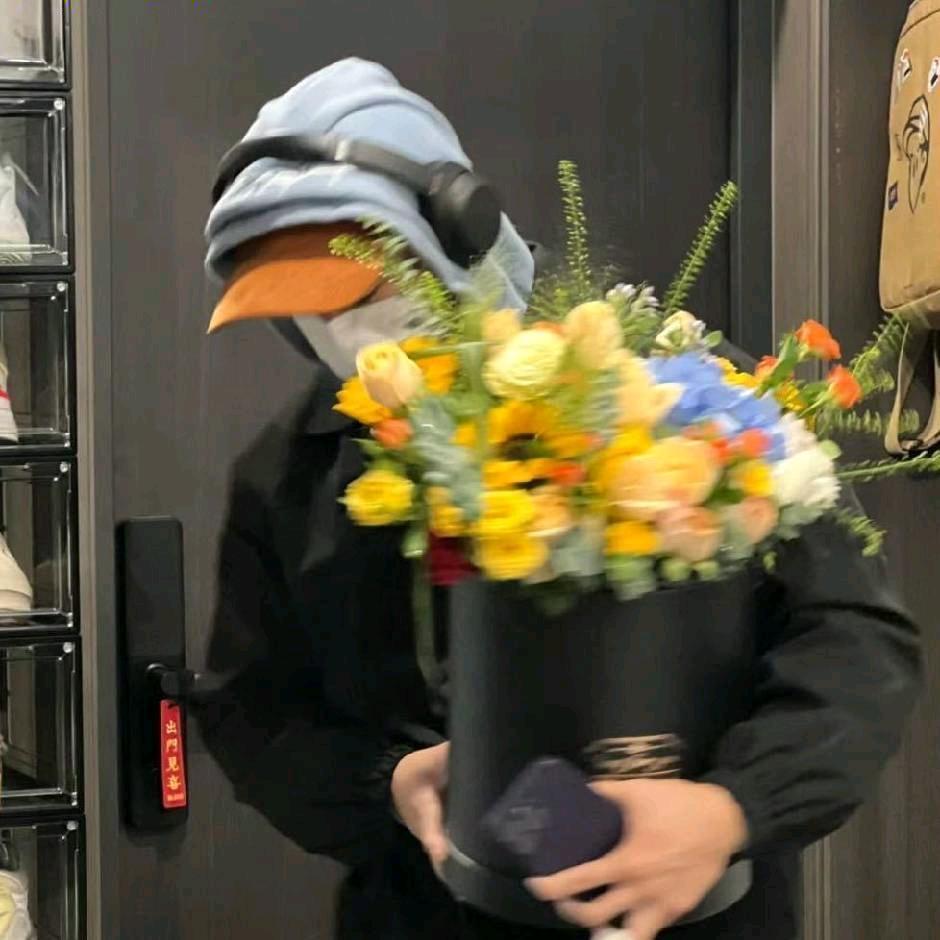 覌