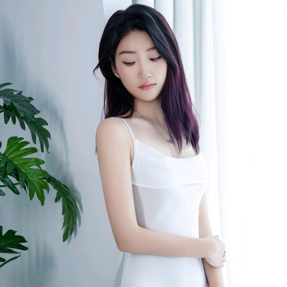 是八月呀
