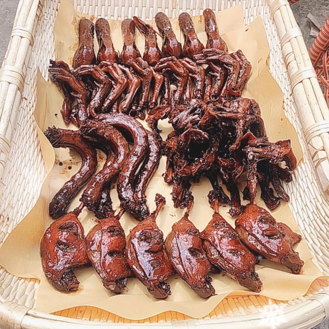 张小卤上上签鸭货卤串