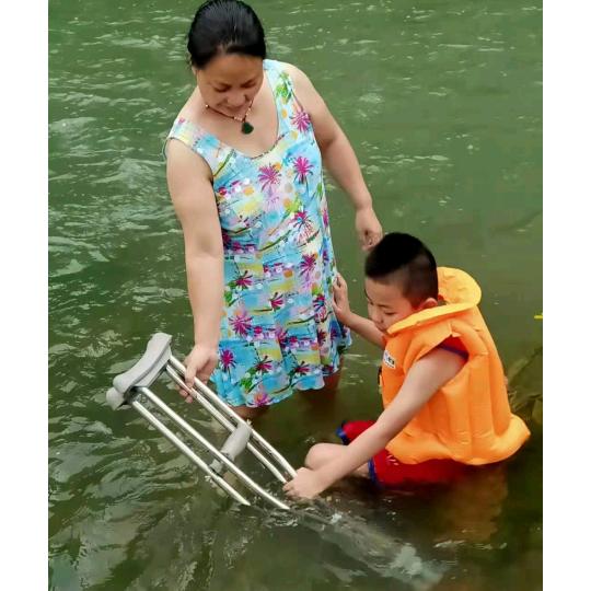 荆钗布衣