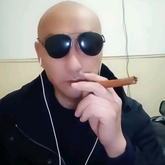 🧚🏿‍♀️男神🧚🏿‍♀️