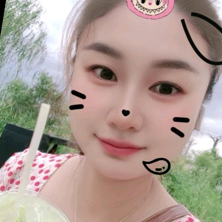 茈女子长发飘飘