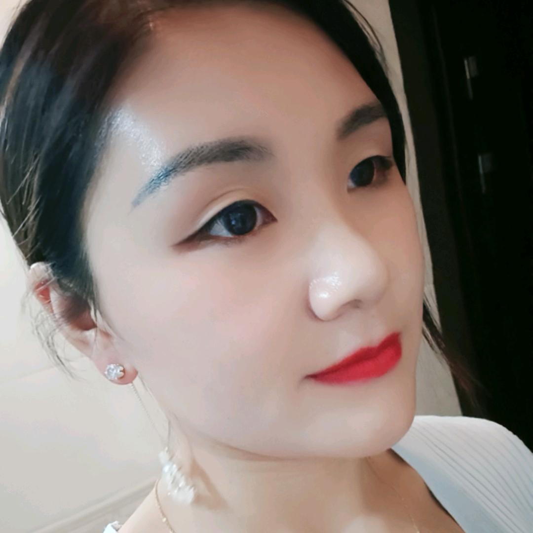 浅浅笑而不语