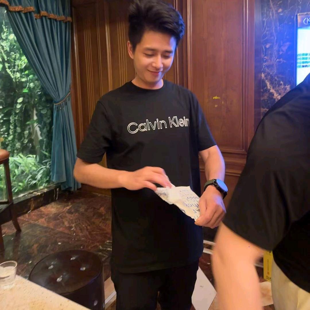 迷👀