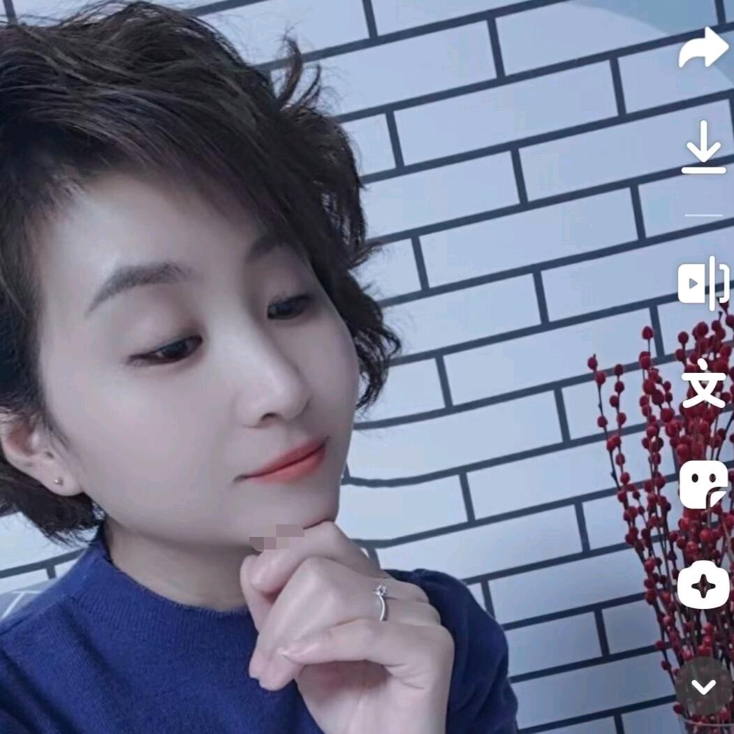 浅笑那悲伤