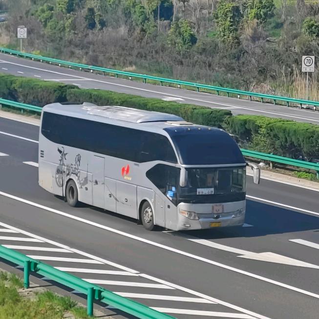 潼关大巴游新疆