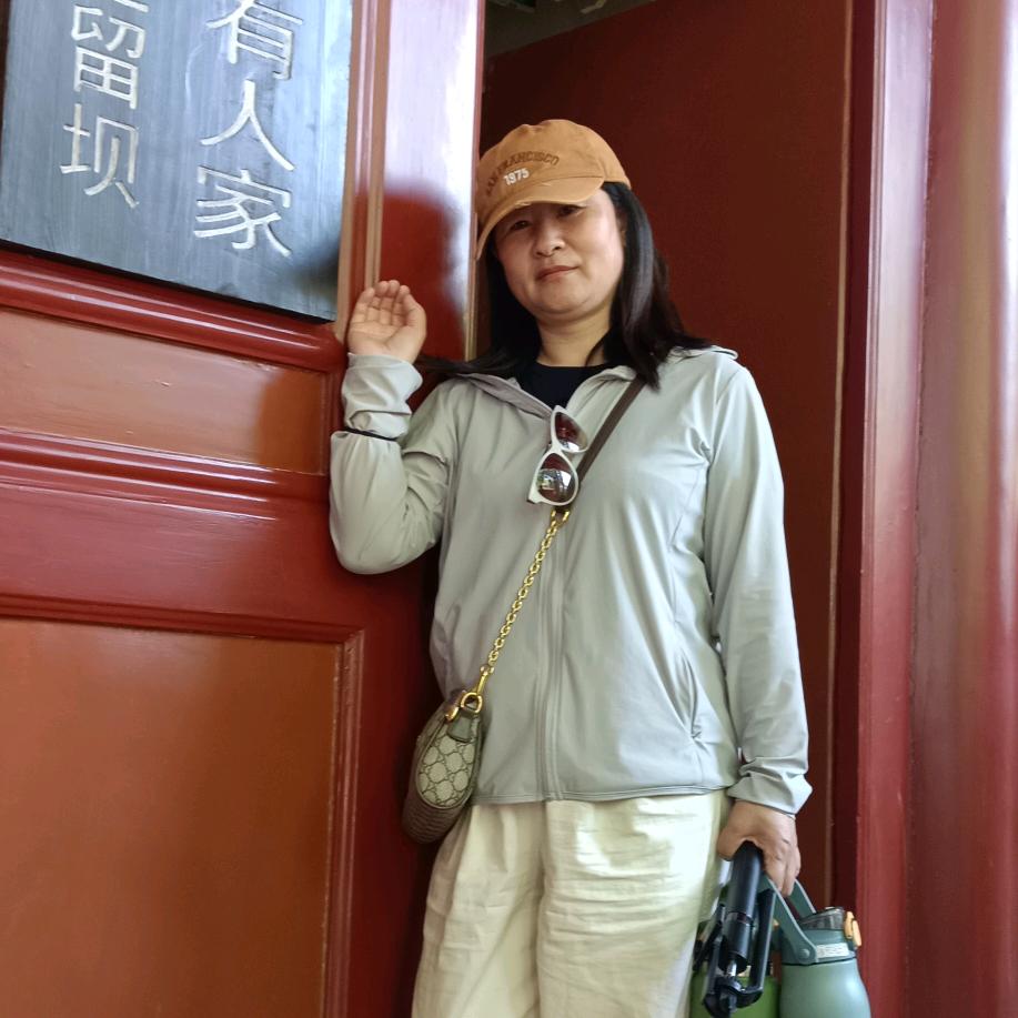 颜姐在练金刚功