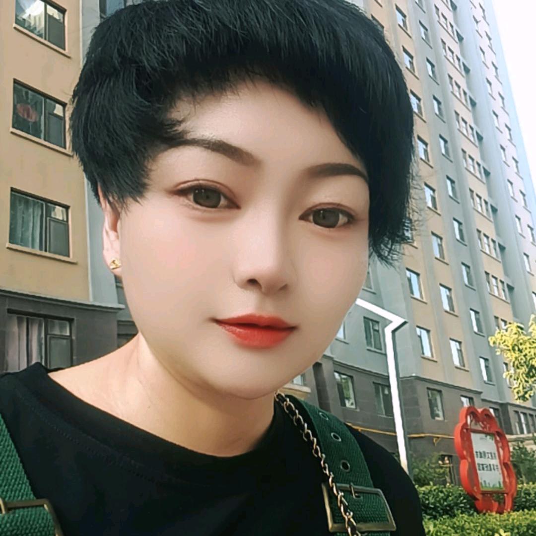 彩虹时尚女装