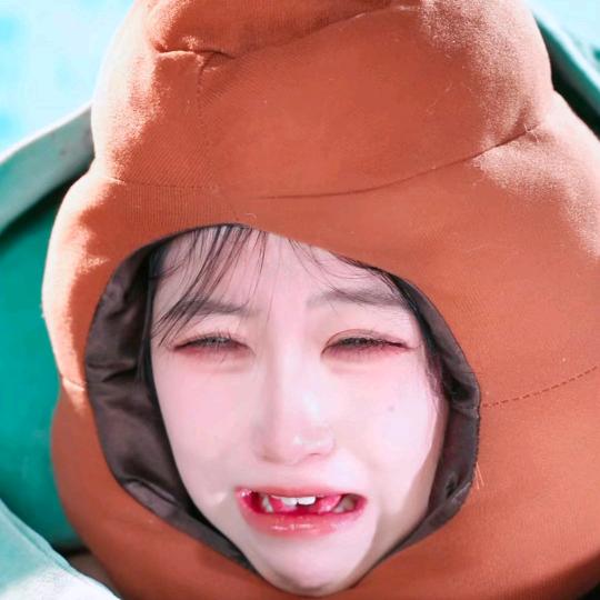 边哭边放升天炮