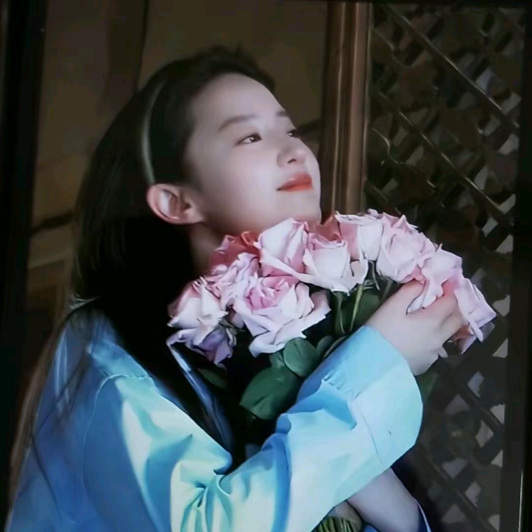 小美爱吃肉